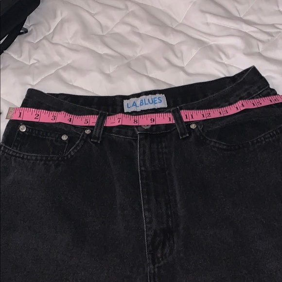 High-waisted Jeans - Picture 6 of 7